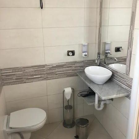 Pensión Dolcevita Guests 3*